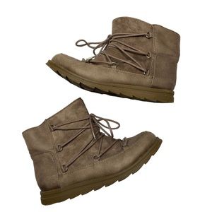 5/$25 MAD LOVE Boots Lace Up Faux Sherpa Light Brown Womens Size 8.5